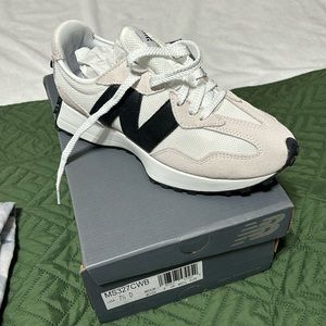 Women’s new balance 327